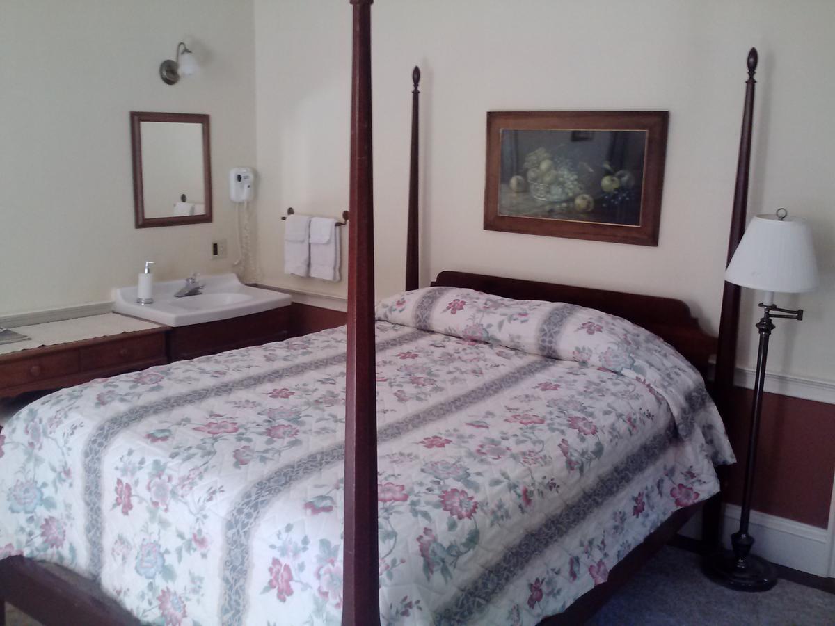 The Chipman Inn Ripton Екстер'єр фото